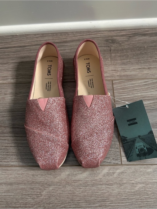Toms Shoes - NWT TOMS Glitter Slip-On Flats - Rose